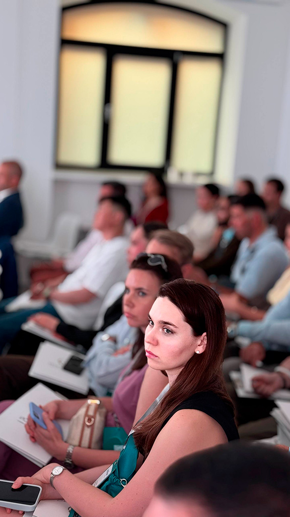 Рамиль Сунгатиуллин на дискуссионном клубе InnFort Academy